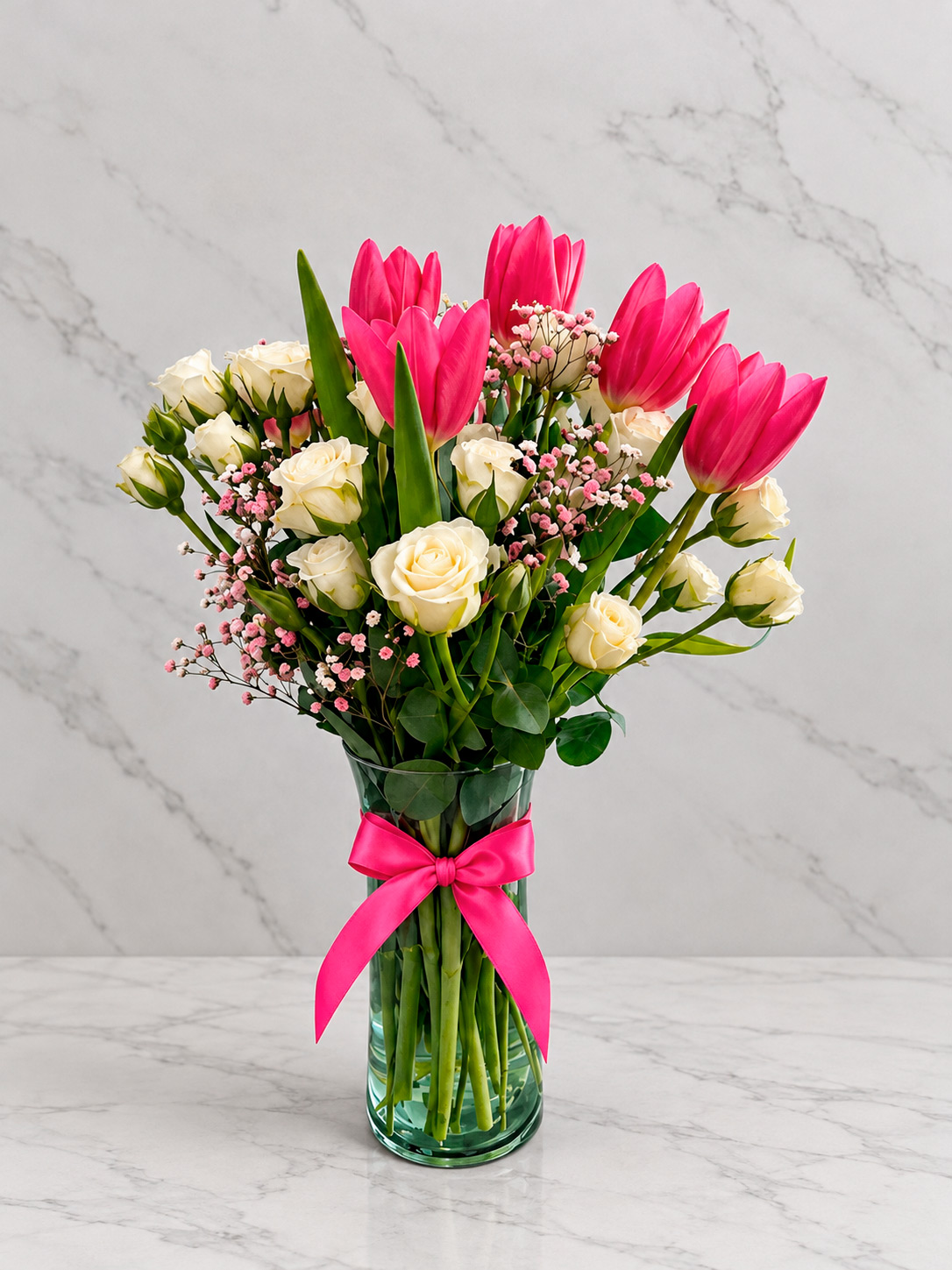 Sutil | Minirosa Blanca y tulipanes