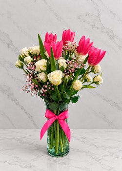 Sutil | Minirosa Blanca y tulipanes